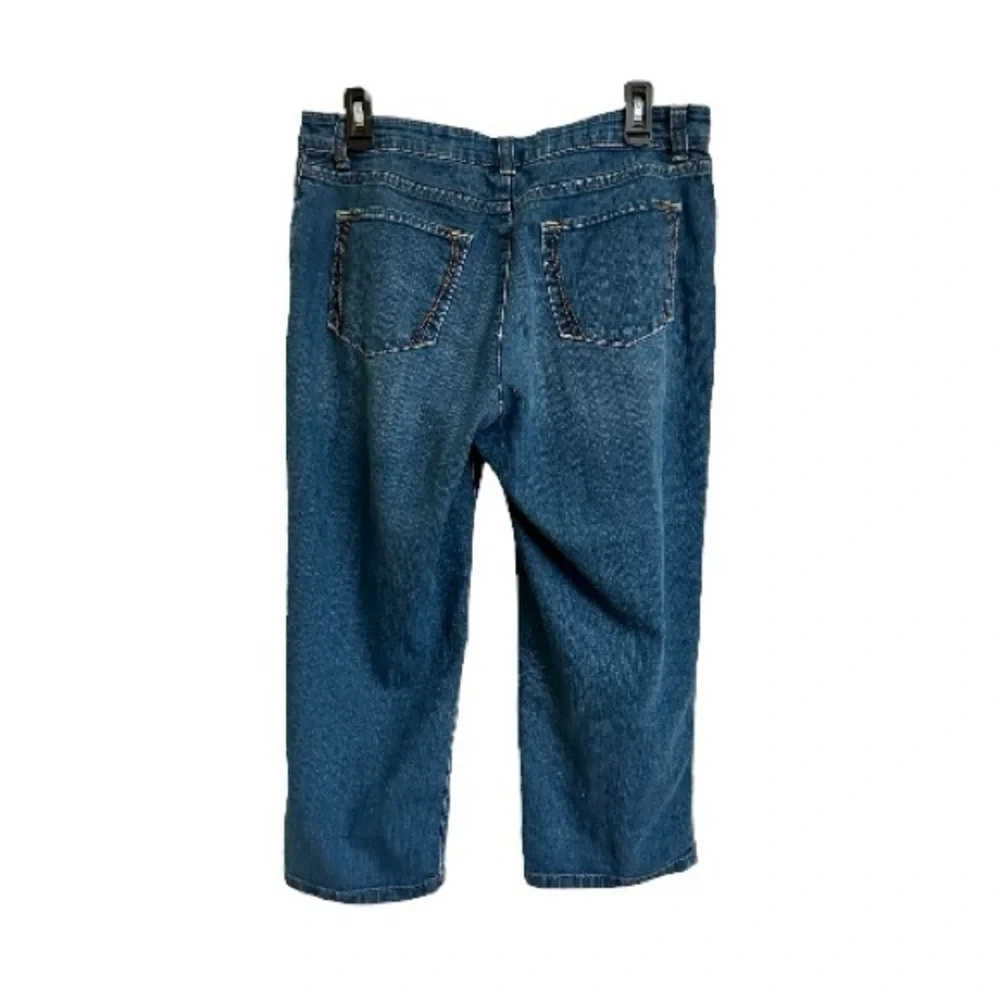CROFT&BARROW, WOMENS CLASSIC FIT, STRAIGHT LEG, STRETCH, DENIM CAPRIS. SIZE 8
